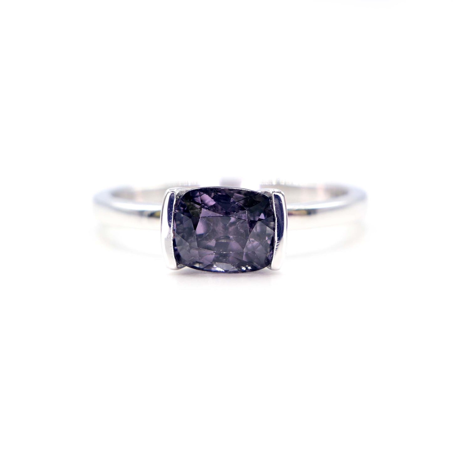 Front look of 14k white gold spinel ring from Chiang Mai, Thailand