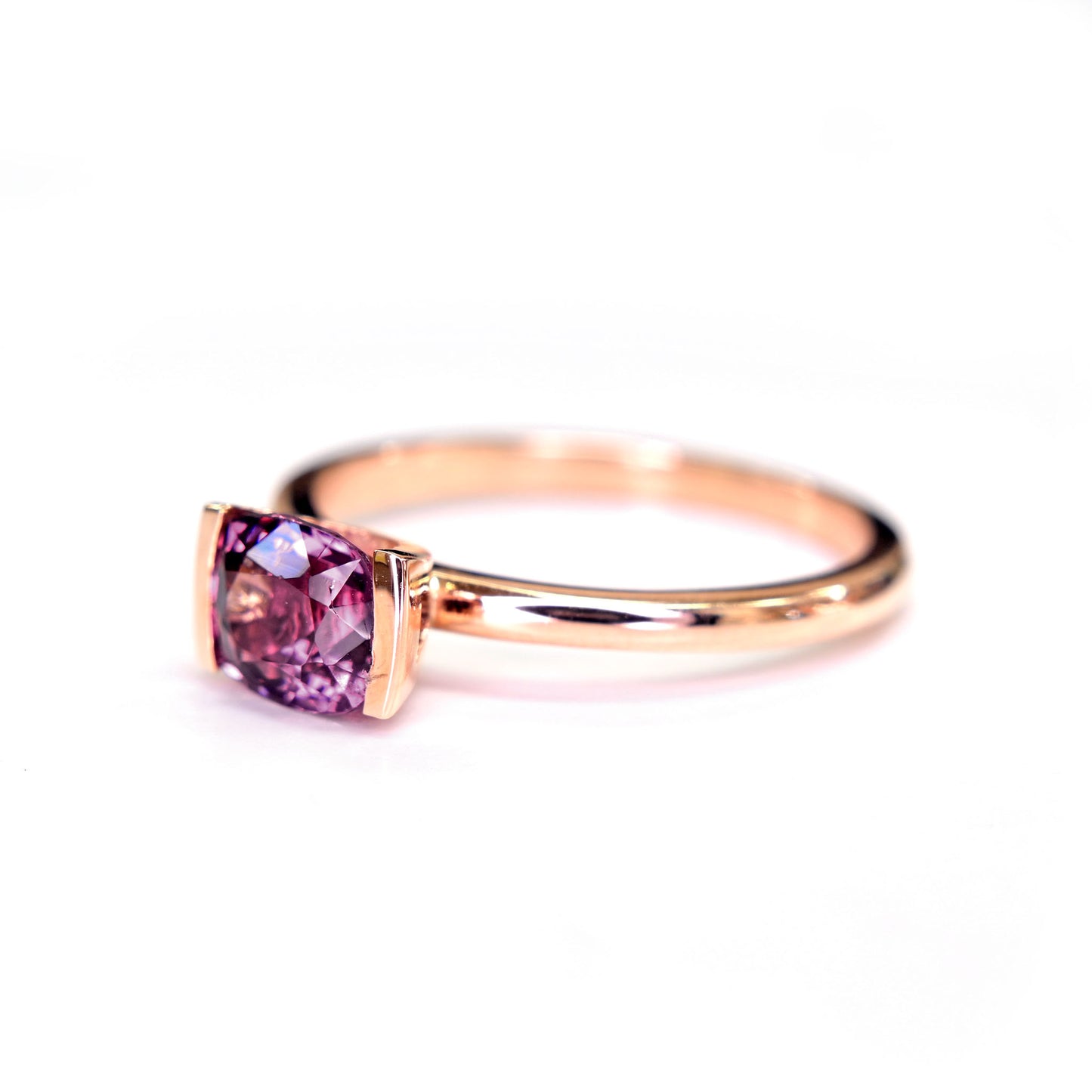 Natural spinel handmade ring in rosegold