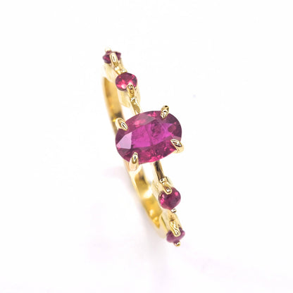 Natural ruby gemstone ring in yellow gold – handmade design