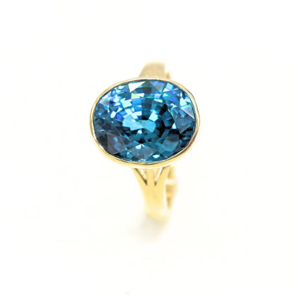 Aurora Zircon – Handcrafted 18K Gold Blue Zircon Ring | Shiraz Jewelry Chiang Mai