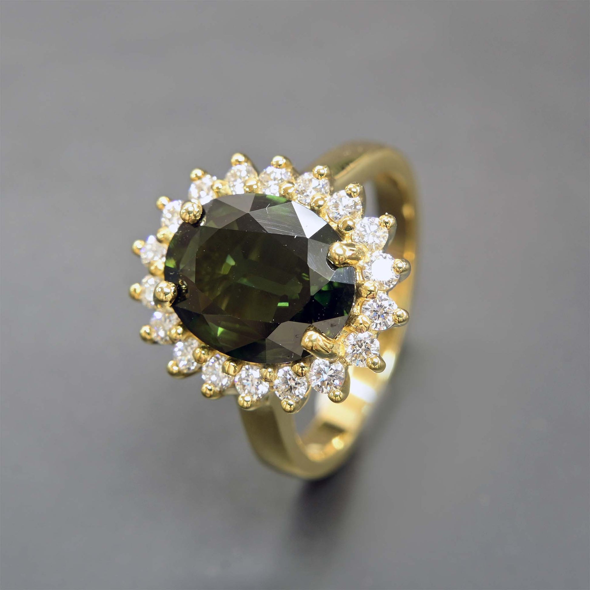 3.82ct Green Sapphire Aurora Ring