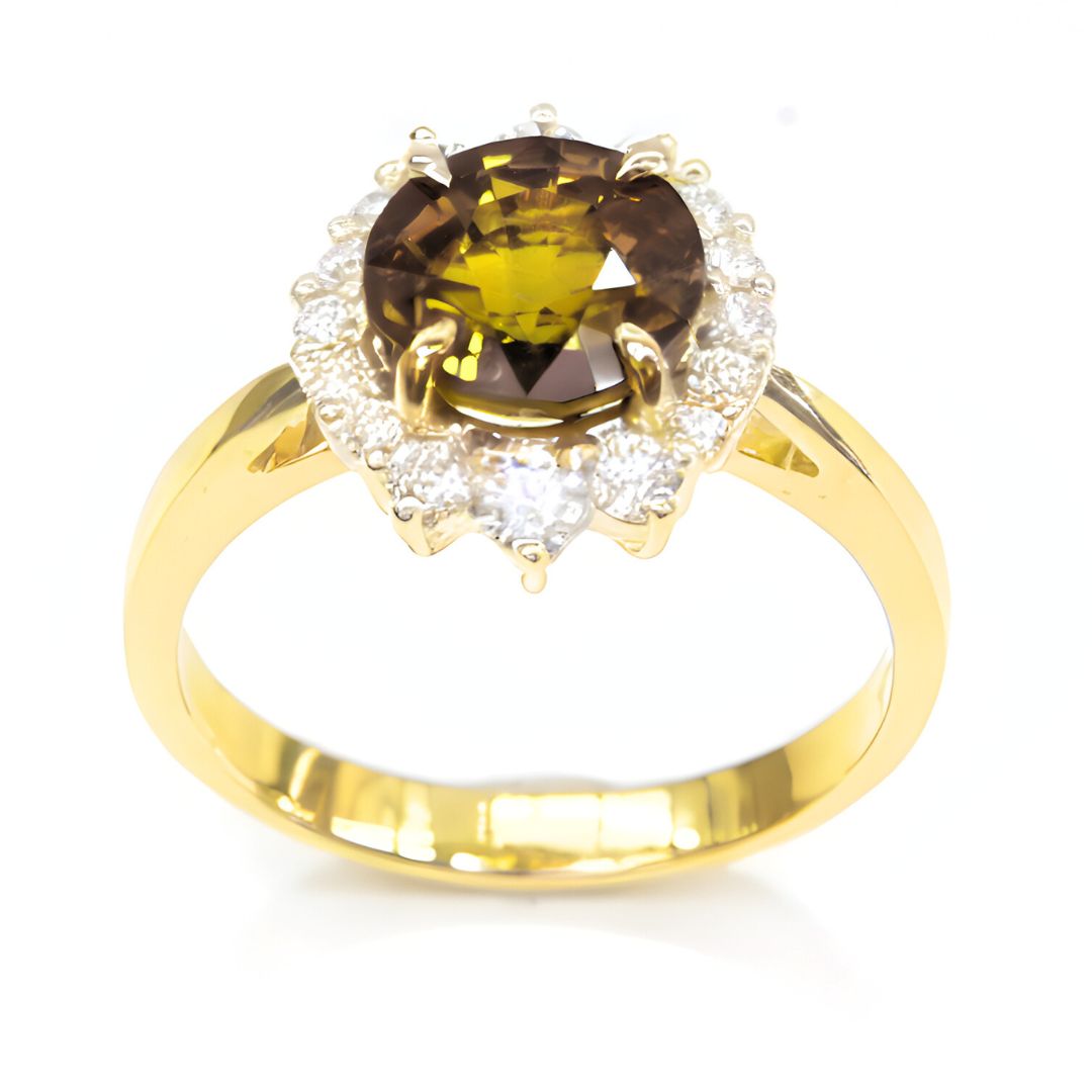 One-of-a-kind green sapphire ring with brilliant diamonds