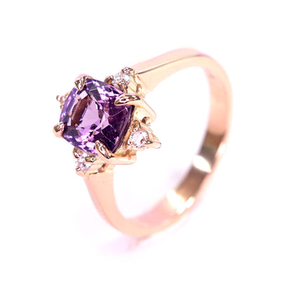 Spinel ring in rose gold