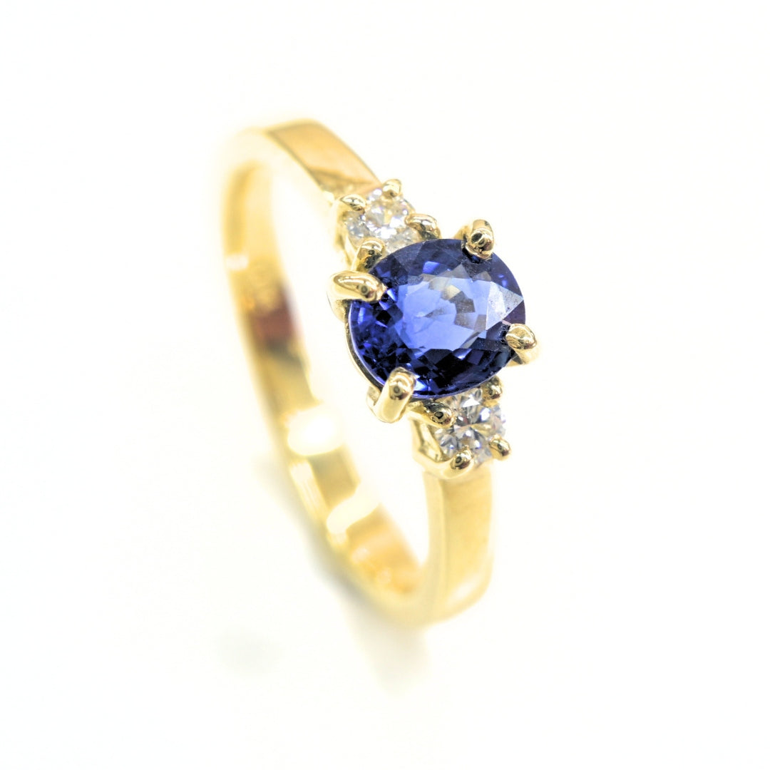 Sapphire Radiance – 18K Gold Ring with Blue Sapphire & Diamonds | Shiraz Jewelry
