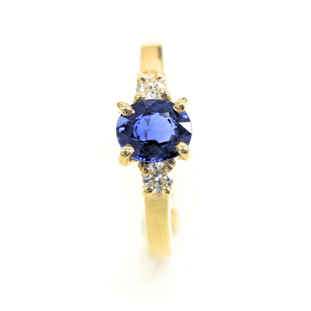 Sapphire Radiance – 18K Gold Ring with Blue Sapphire & Diamonds | Shiraz Jewelry