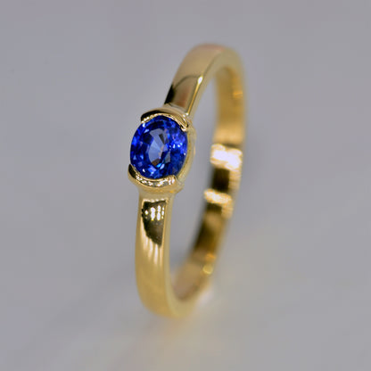 Handmade women's ring with treasure of the earth gemstone: blue sapphire