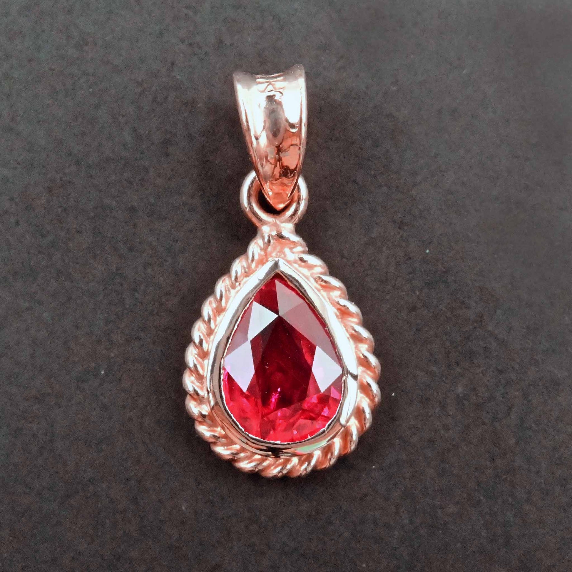 Ruby pendant in 14k rose gold - Shiraz Jewelry